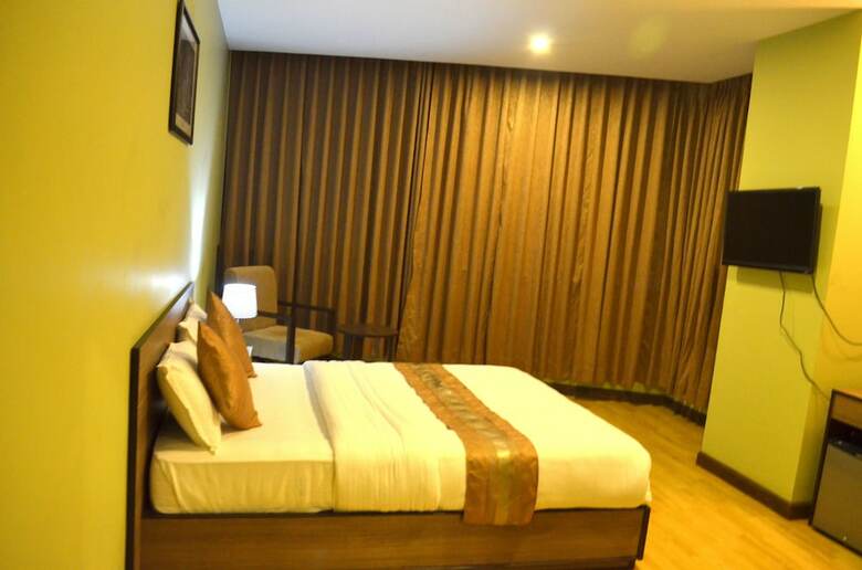 Regal Airport Hotel