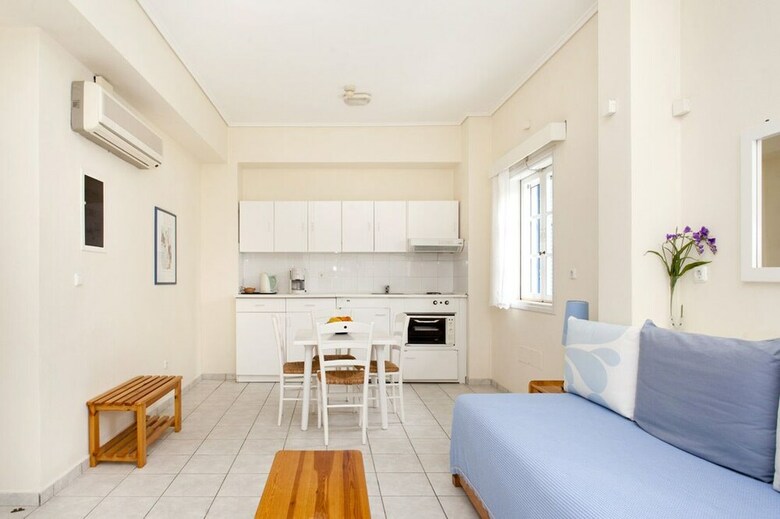 Daphne's Club Hotel Apartments