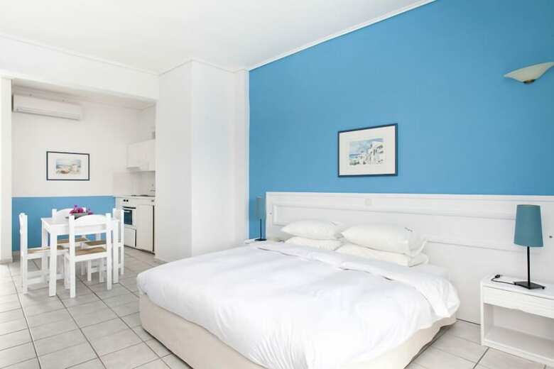 Daphne's Club Hotel Apartments