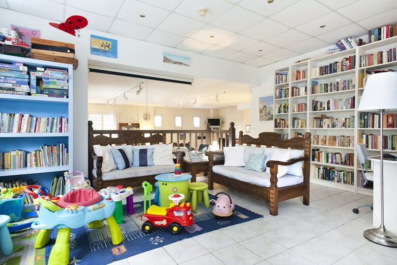 Daphne's Club Hotel Apartments