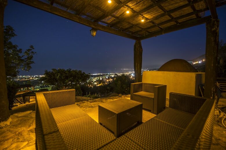 Aparthotel Korifi Suites Collection (Adults Only)