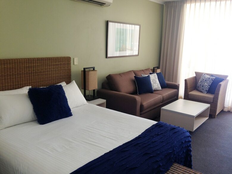 Ettalong Beach Premium Waterview Apartments