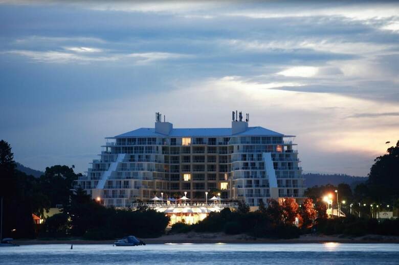 Ettalong Beach Premium Waterview Apartments
