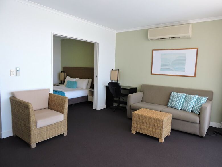 Ettalong Beach Premium Waterview Apartments