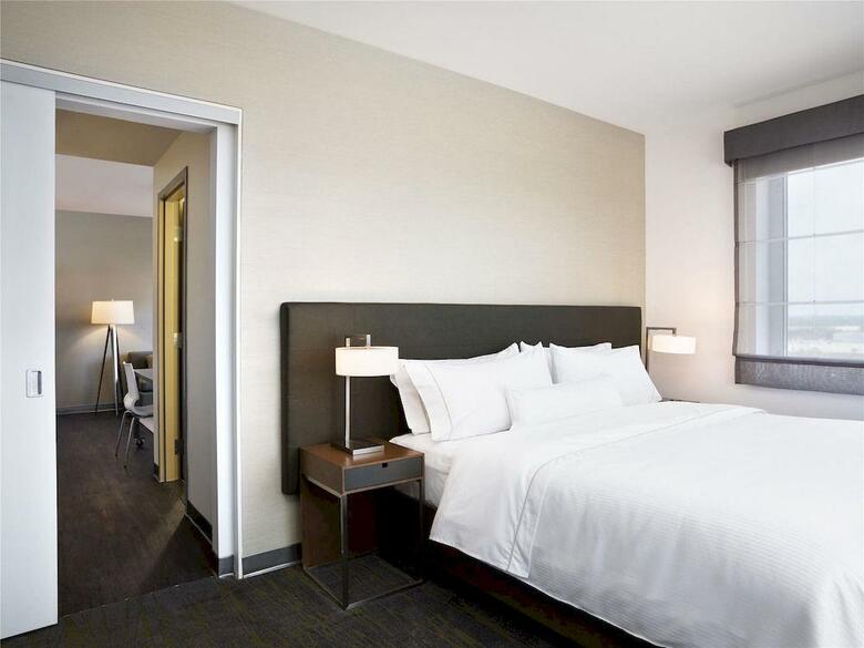 Hotel Element Miami Doral