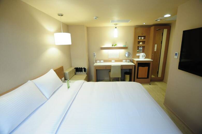 Kindness Hotel - Tainan Chihkan Tower