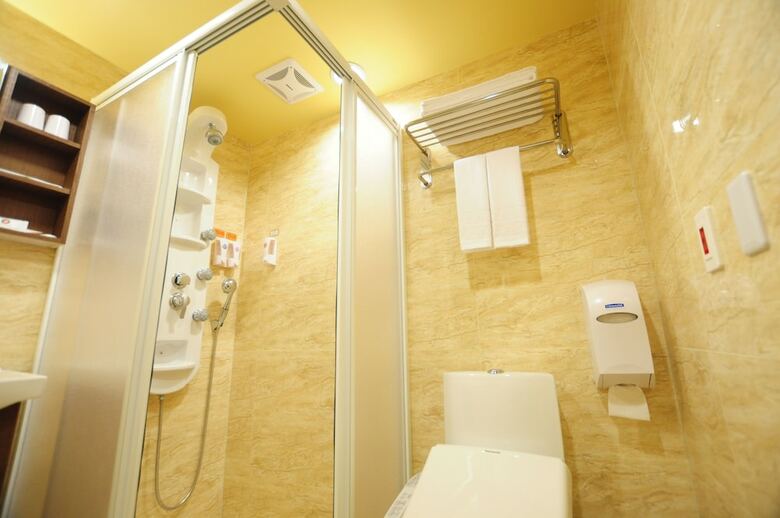 Kindness Hotel - Tainan Chihkan Tower