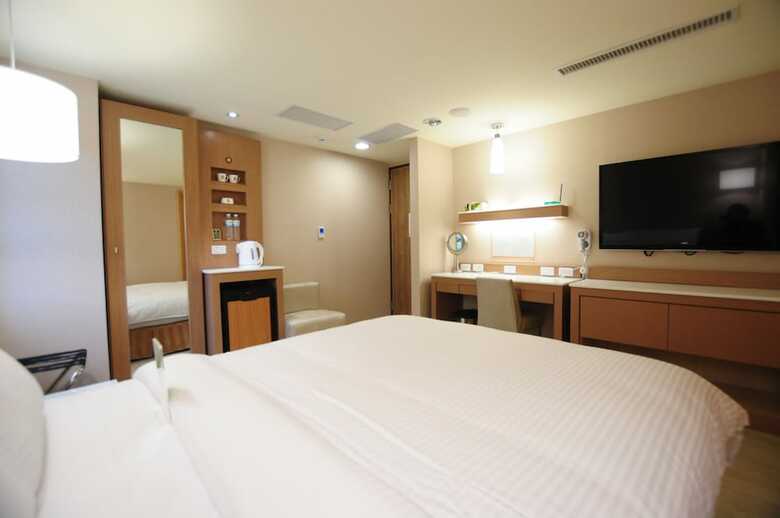 Kindness Hotel - Tainan Chihkan Tower