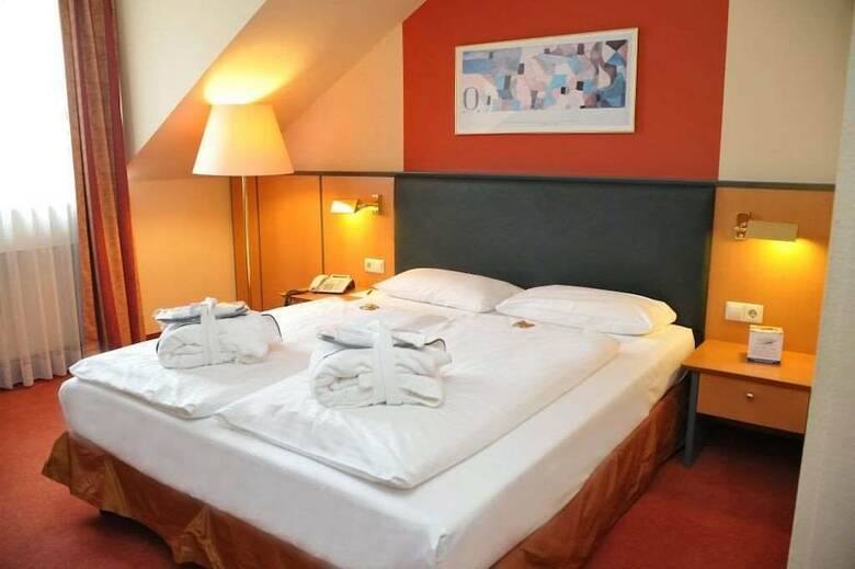 Court Hotel