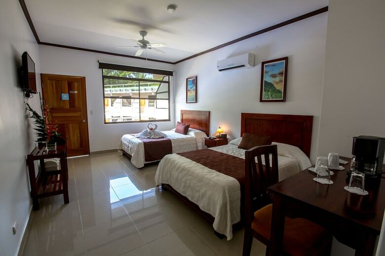 Hotel Arenas En Punta Leona