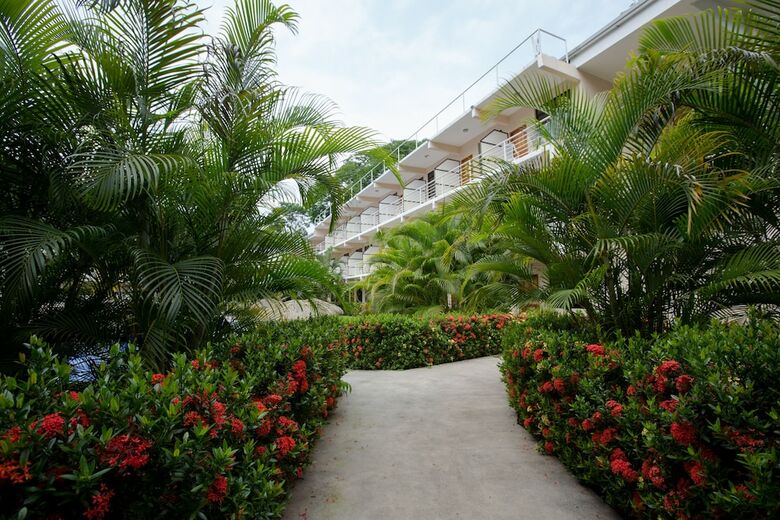 Hotel Arenas En Punta Leona