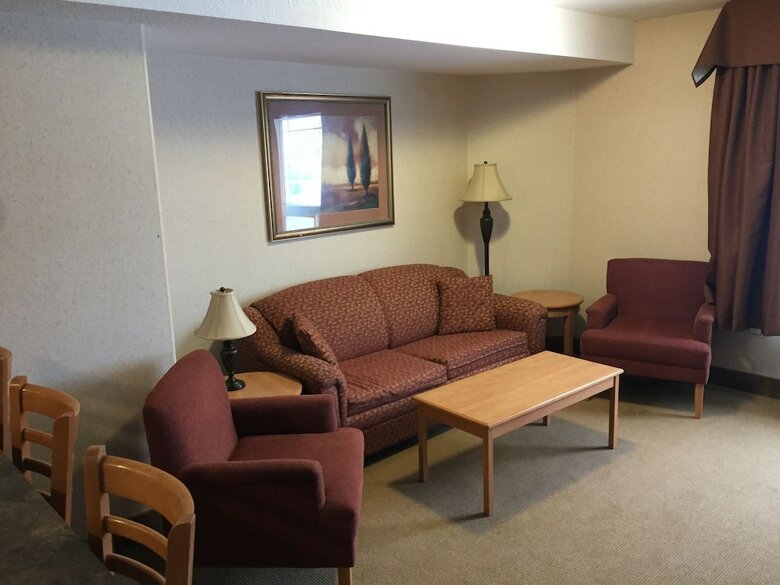 Hotel Super 8 By Wyndham Fort Nelson Bc