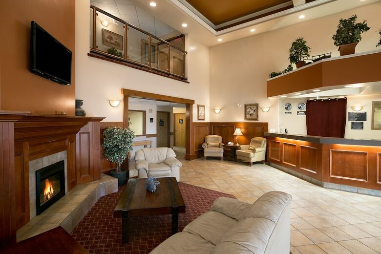 Hotel Super 8 By Wyndham Fort Nelson Bc