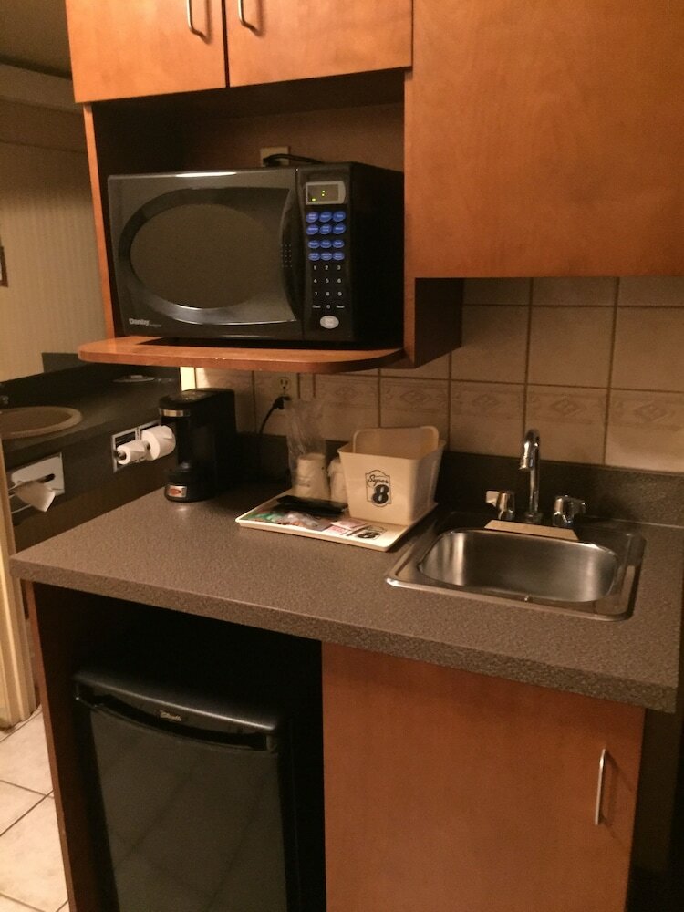 Hotel Super 8 By Wyndham Fort Nelson Bc