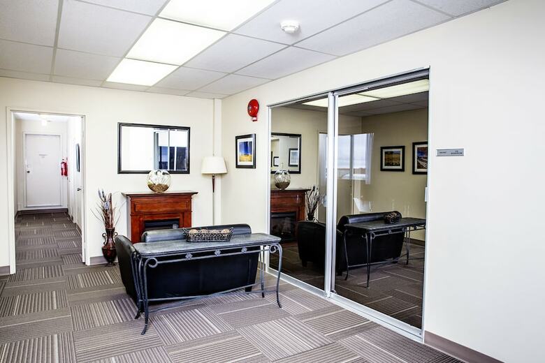 Campus Tower Suite Hotel