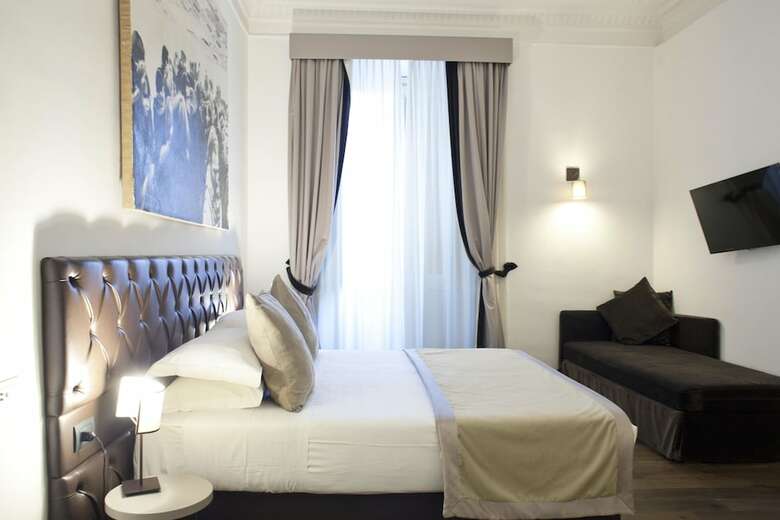 Piazza Farnese Luxury Suites