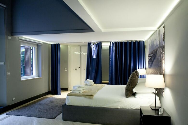 Piazza Farnese Luxury Suites