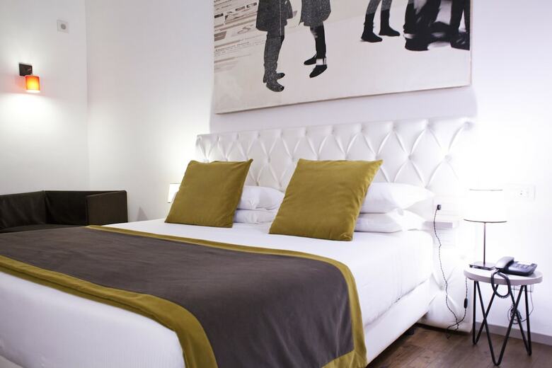 Piazza Farnese Luxury Suites