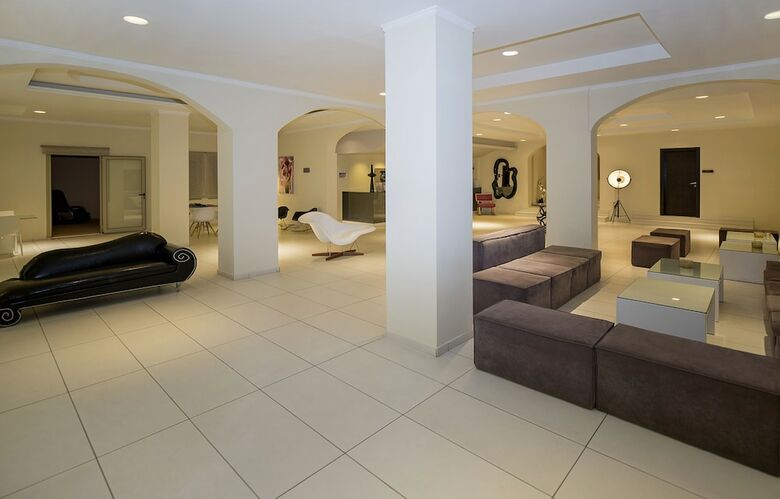 Golden Beach Hotel