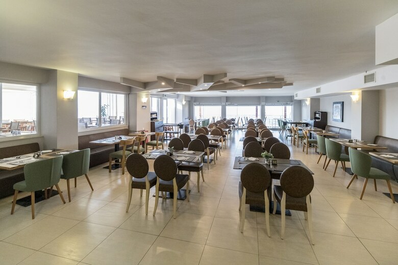 Golden Beach Hotel