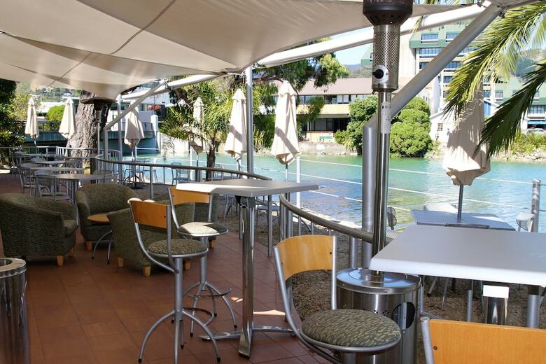 Trailways Hotel Nelson