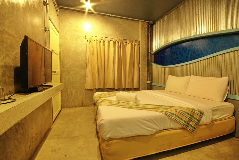 Hotel Seabox Khaolak Hostel