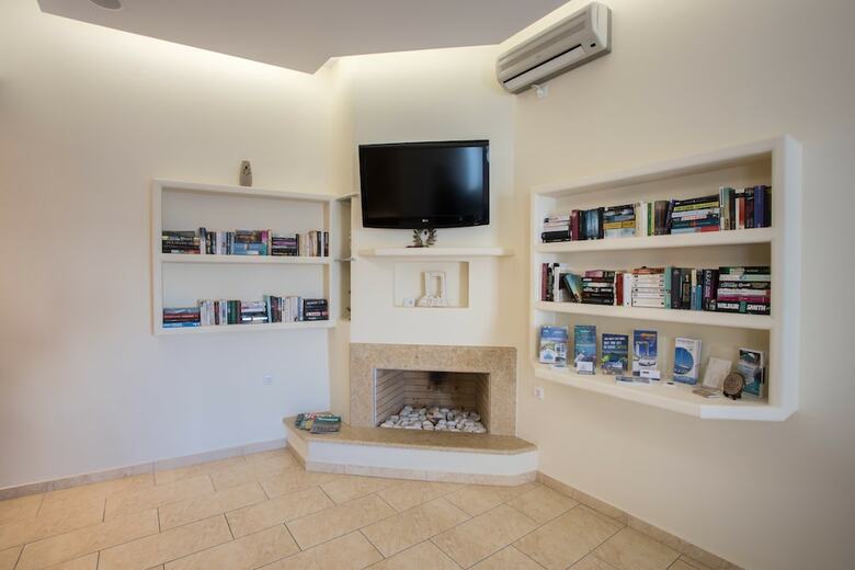 Liana Beach Hotel & Spa