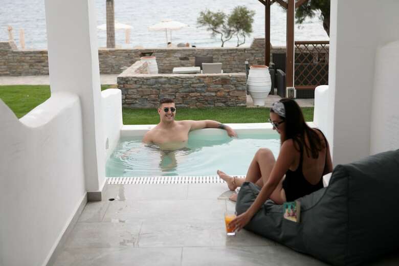 Liana Beach Hotel & Spa
