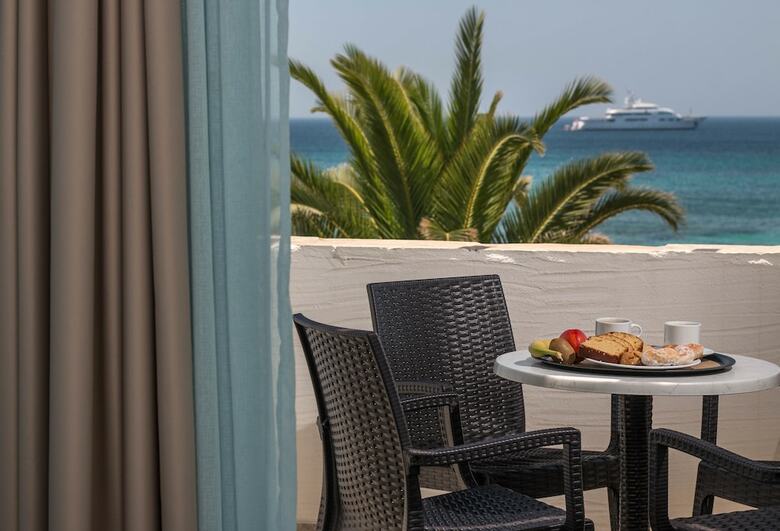 Liana Beach Hotel & Spa