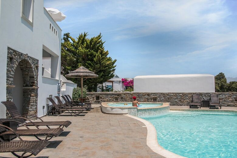 Liana Beach Hotel & Spa