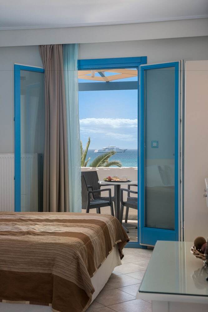 Liana Beach Hotel & Spa
