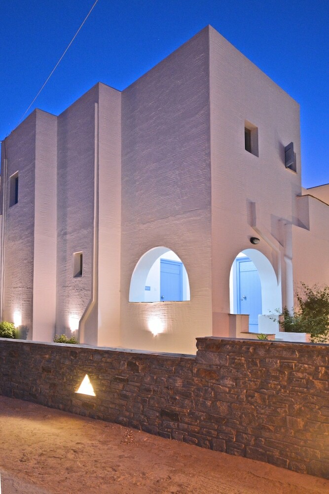 Liana Beach Hotel & Spa