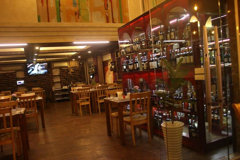 Crown Diamond Hotel