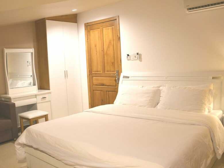 Crown Diamond Hotel