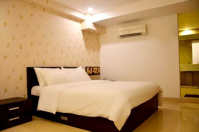 Crown Diamond Hotel