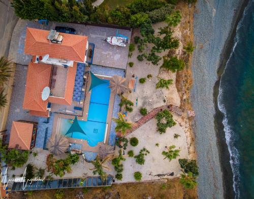 Astrofegia Beach Villa