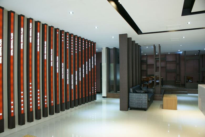 Central Plaza Hotel