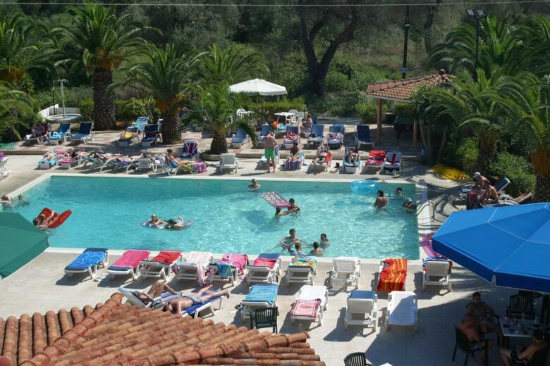 Morfeas Hotel