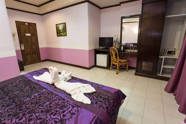 Hotel Grand Orchid Inn