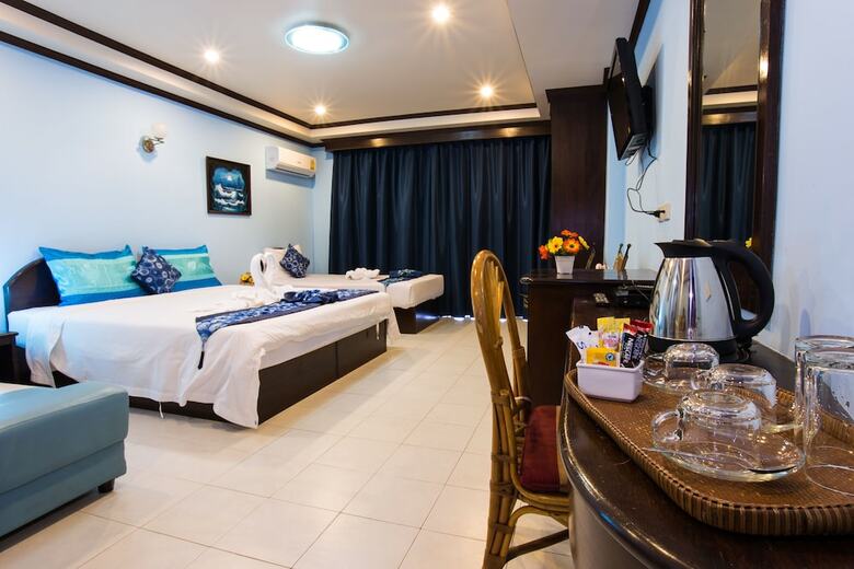 Hotel Grand Orchid Inn