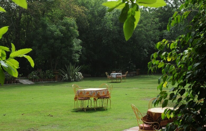 Hotel Diggi Palace