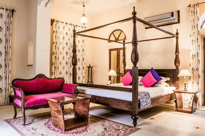 Hotel Diggi Palace