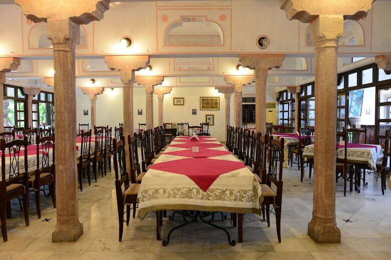 Hotel Diggi Palace