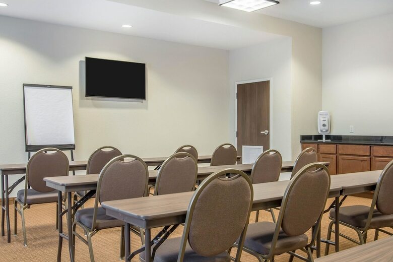 Hotel Sleep Inn & Suites