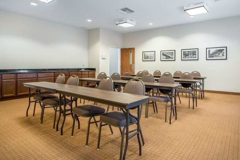Hotel Sleep Inn & Suites