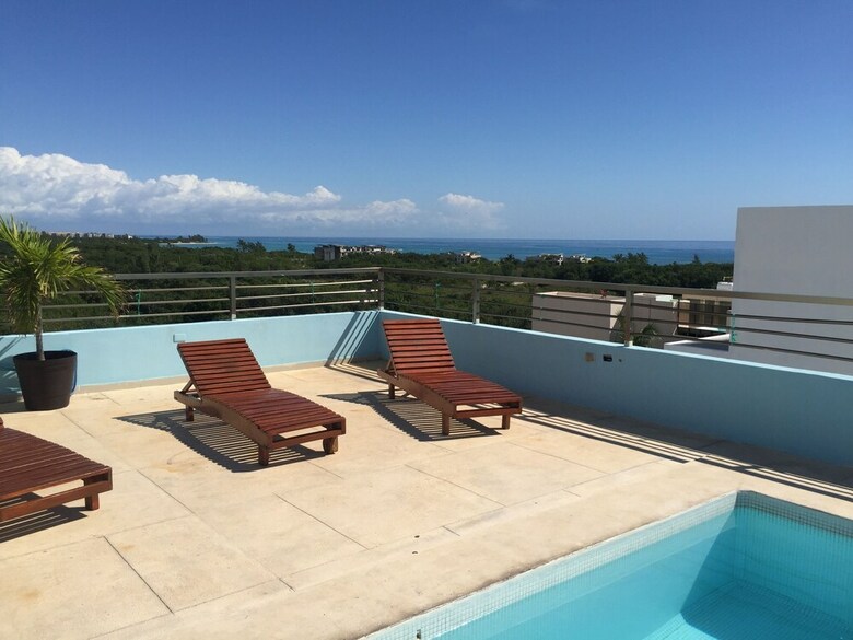 La Playa Condo