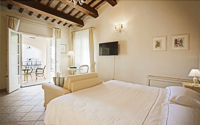 Posada Borgo Cond� Wine Resort