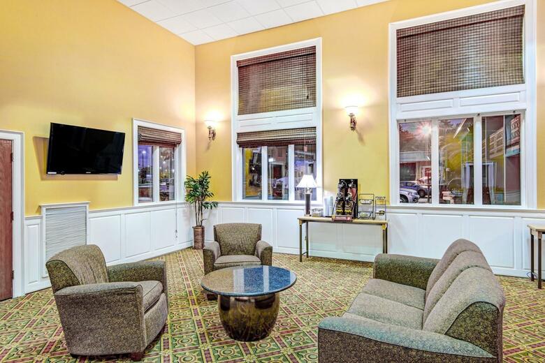 Days Hotel & Conference Center By Wyndham Methuen Ma