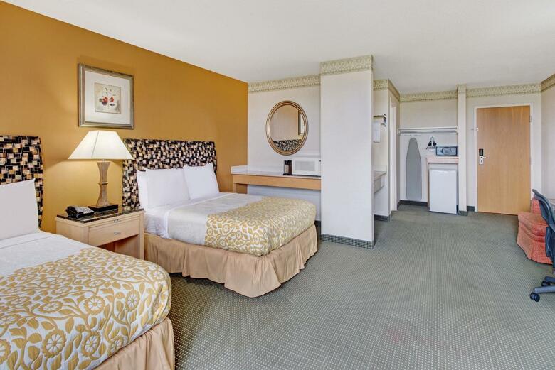 Days Hotel & Conference Center By Wyndham Methuen Ma