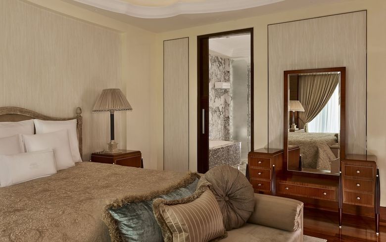 Hotel The Reverie Saigon